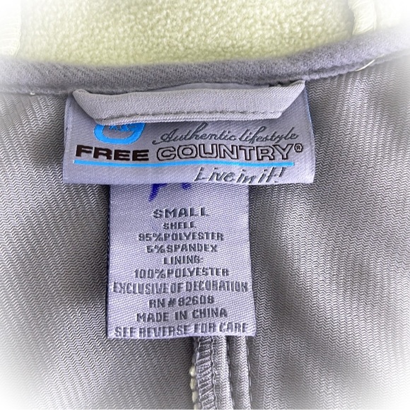 💕Like New Free Country Winterjacket 4 pockets zipper in front adjustable hood💕 - Picture 6 of 10